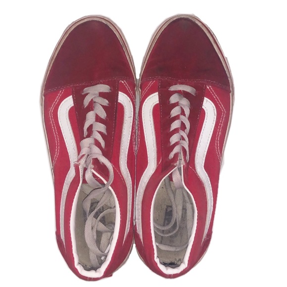 Red vans - Picture 1 of 3